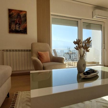 Mina Modern & Cozy Apartment Main City Square Gtc 스코페 외부 사진