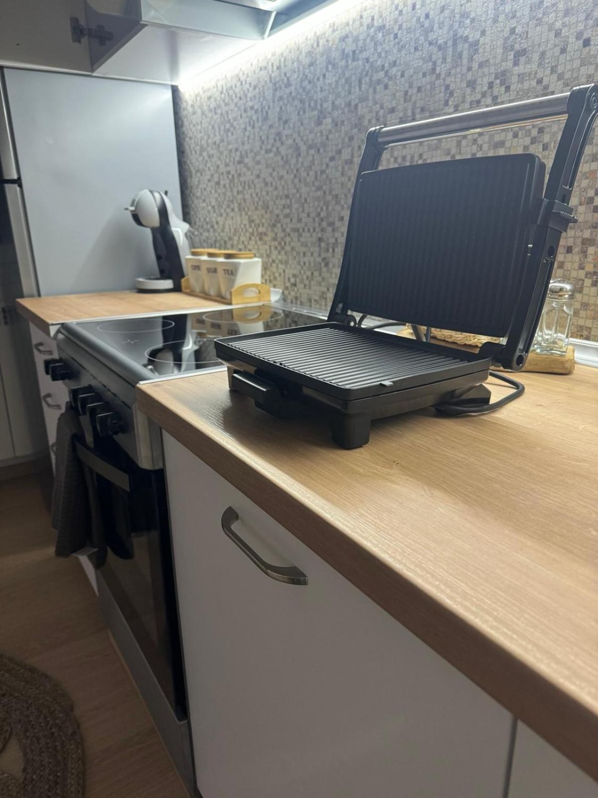 Mina Modern & Cozy Apartment Main City Square Gtc 스코페 외부 사진