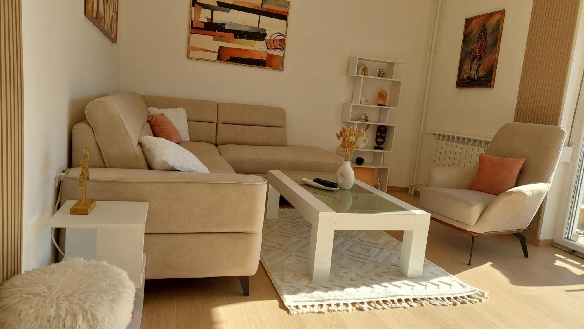 Mina Modern & Cozy Apartment Main City Square Gtc 스코페 외부 사진